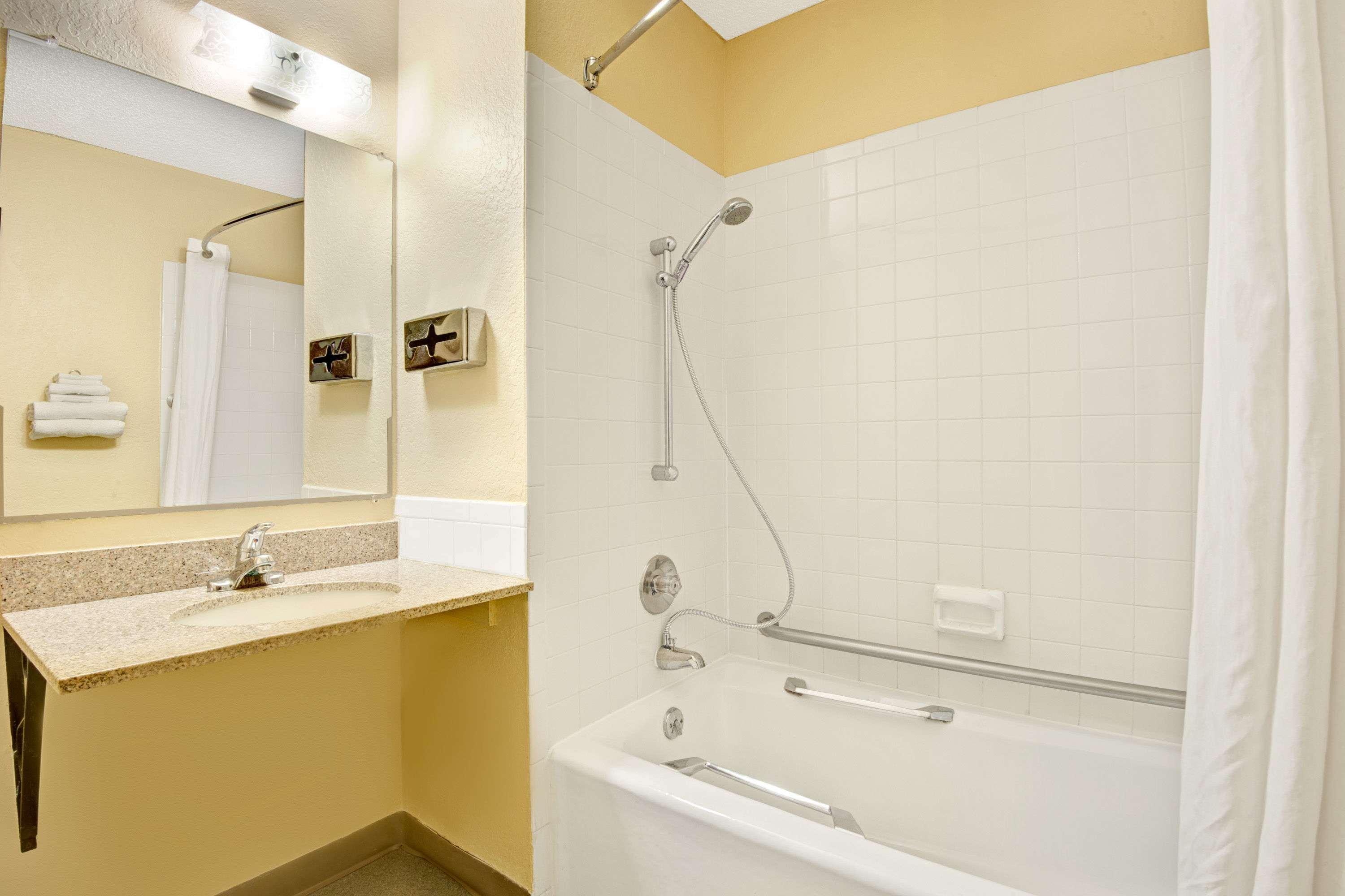 Super 8 By Wyndham Independence Kansas City Luaran gambar