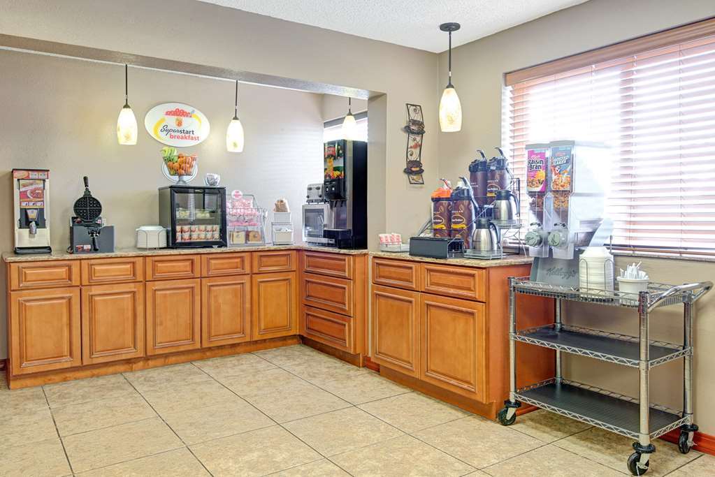 Super 8 By Wyndham Independence Kansas City Kemudahan gambar