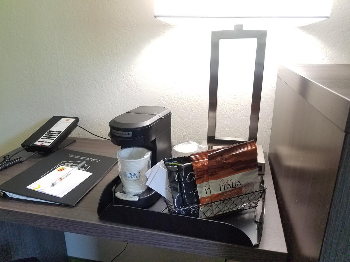 Super 8 By Wyndham Independence Kansas City Luaran gambar